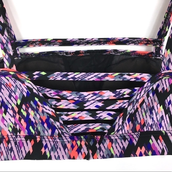 VICTORIA’S SECRET VSX Sports Bra Workout Top Mesh Strappy Geo Print Size Small - Picture 4 of 10